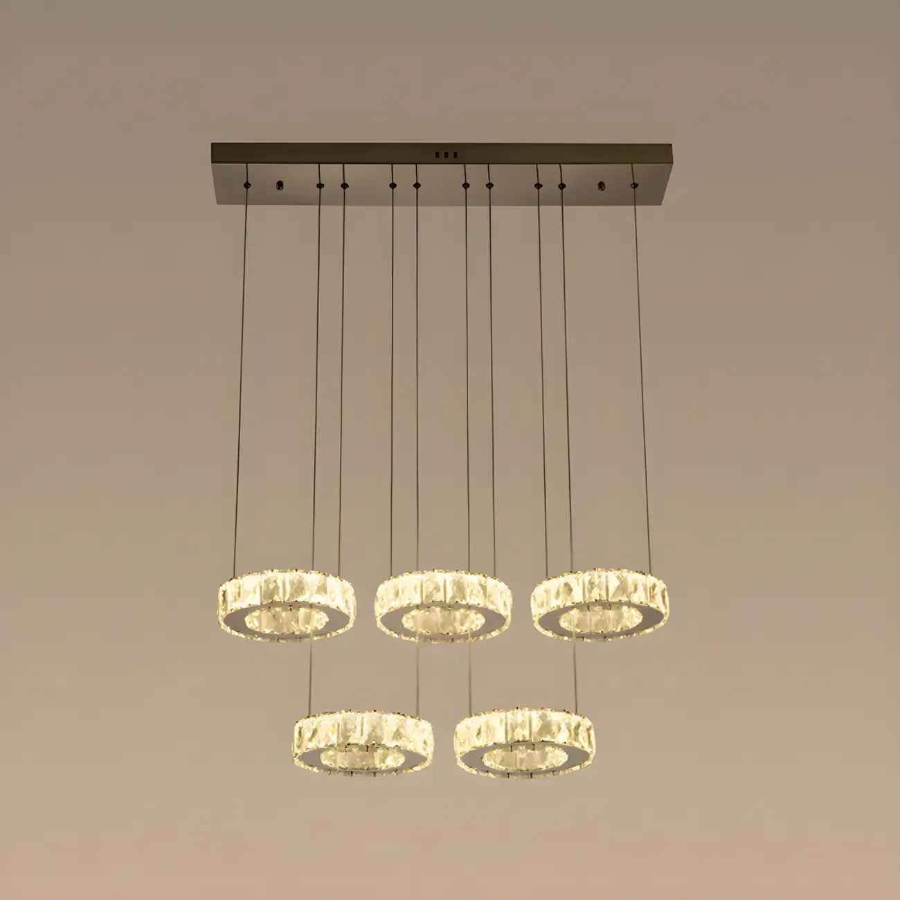 Suspension élégante en cristal avec LED et télécommande pour cuisine.