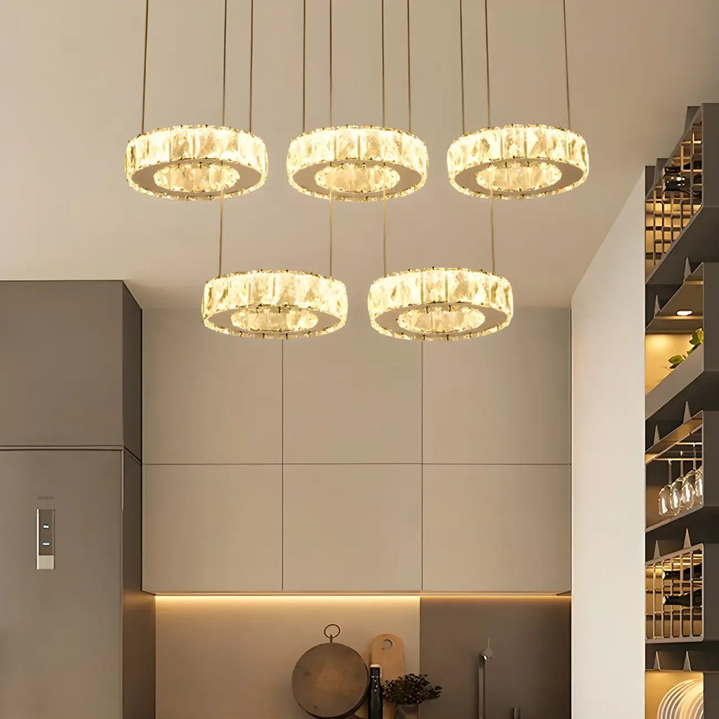 Suspension élégante en cristal avec LED et télécommande pour cuisine.