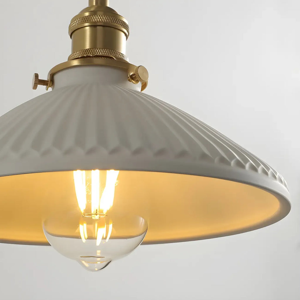 Applique murale vintage dorée à bras articulé avec interrupteur à chaînette