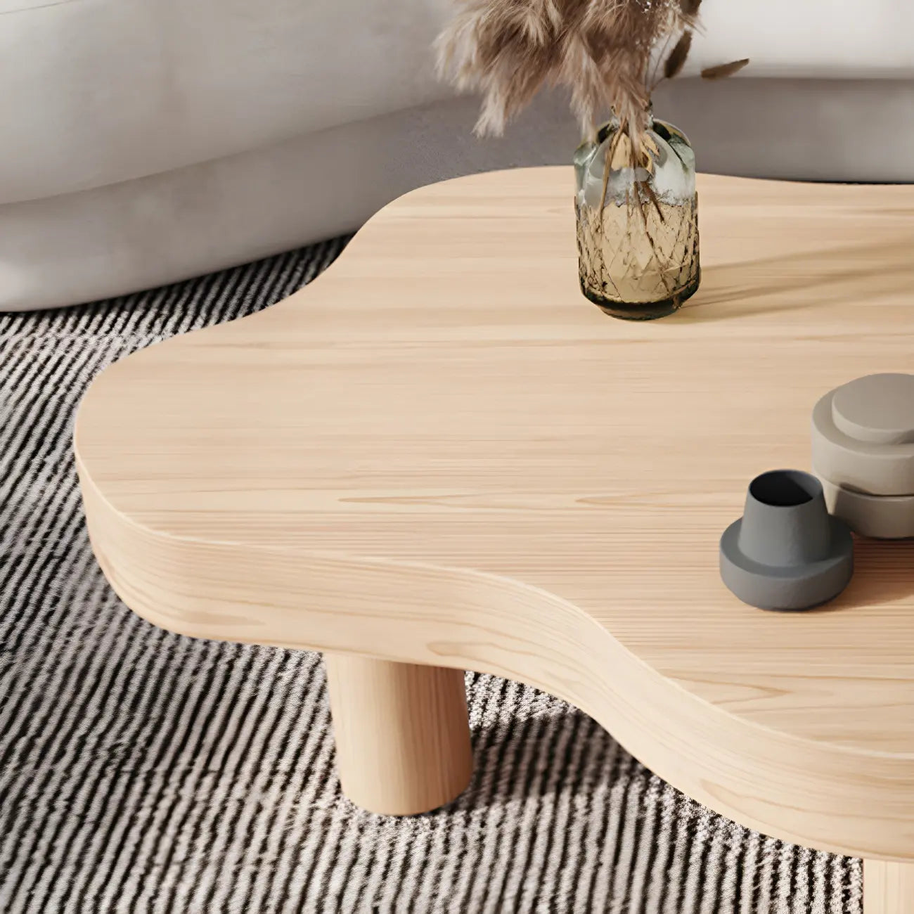Table basse en pin naturel en forme de nuage avec 3 pieds