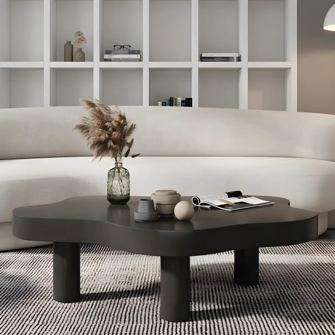 Table basse en pin naturel en forme de nuage avec 3 pieds