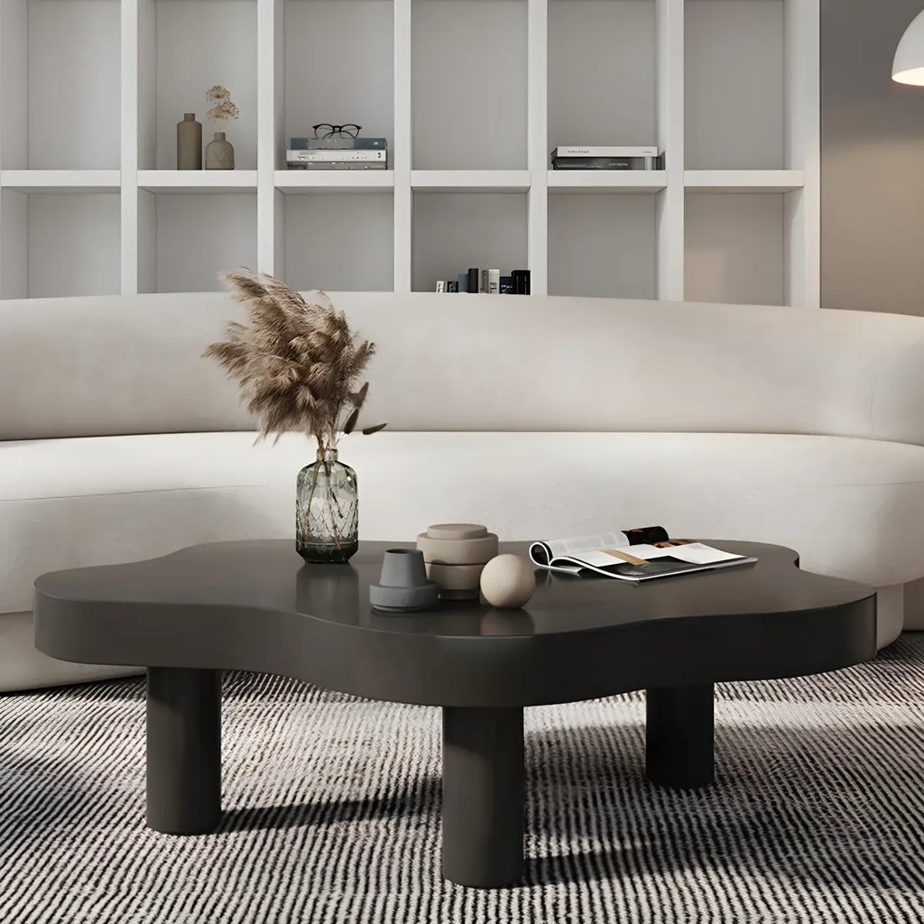 Table basse en pin naturel en forme de nuage avec 3 pieds