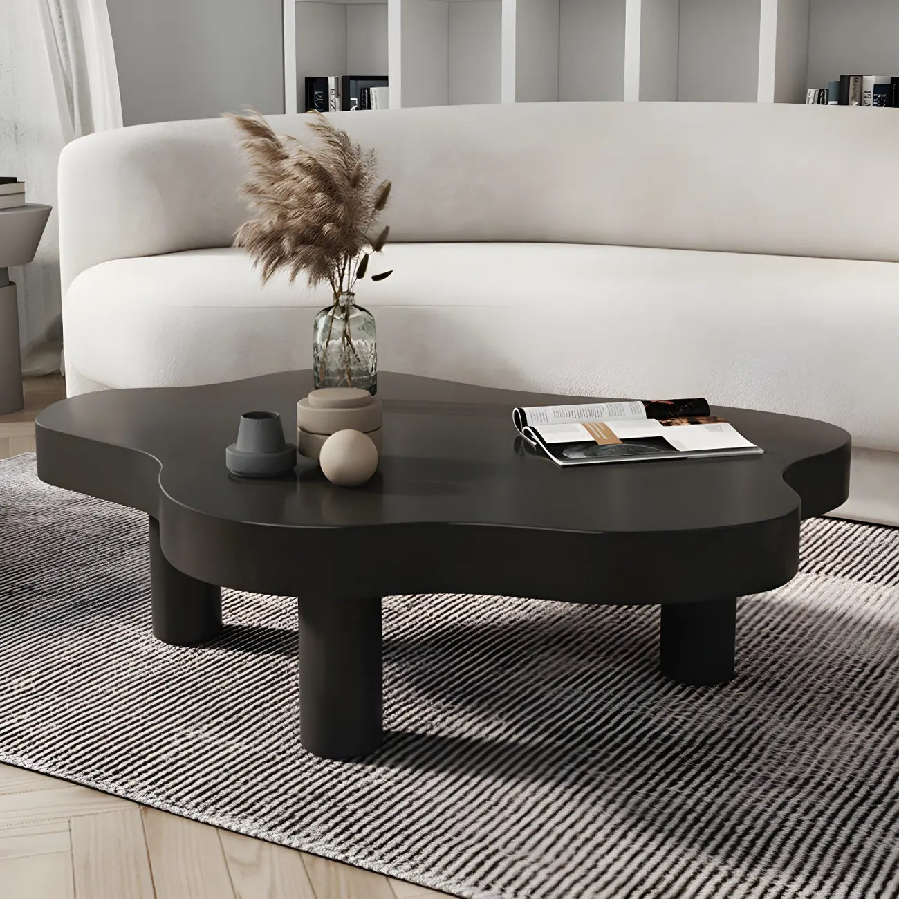 Table basse en pin naturel en forme de nuage avec 3 pieds