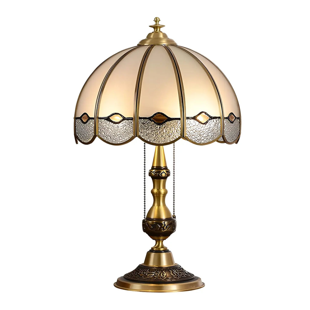 Lampe de table Nordic Dome en verre dépoli avec base en laiton