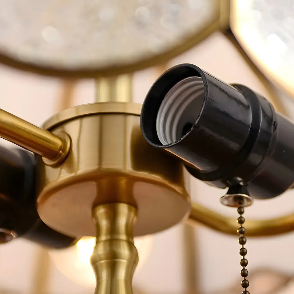 Lampe de table Nordic Dome en verre dépoli avec base en laiton