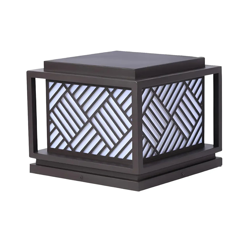 Lampe de poteau en métal cubique avec abat-jour à motif géométrique