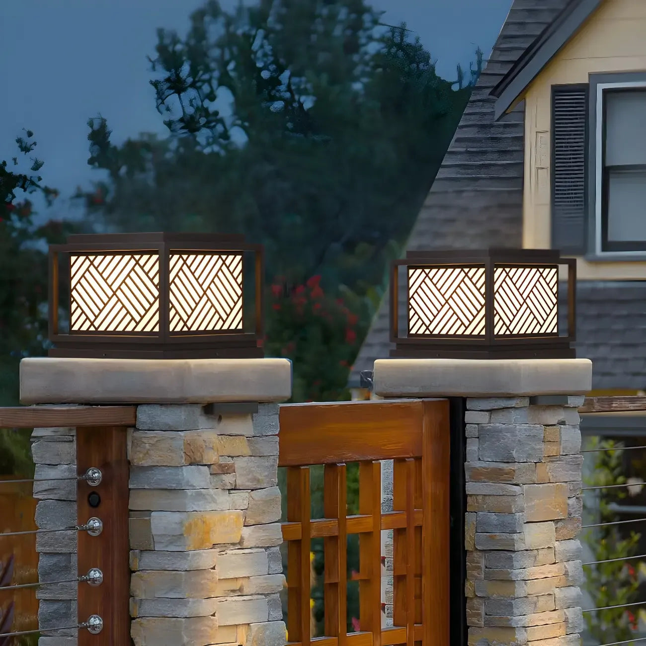 Lampe de poteau en métal cubique avec abat-jour à motif géométrique