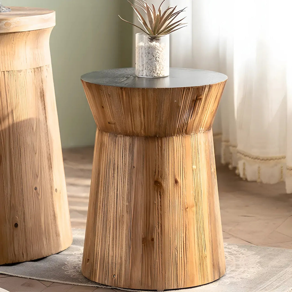 Table d'appoint élégante en bois géométrique