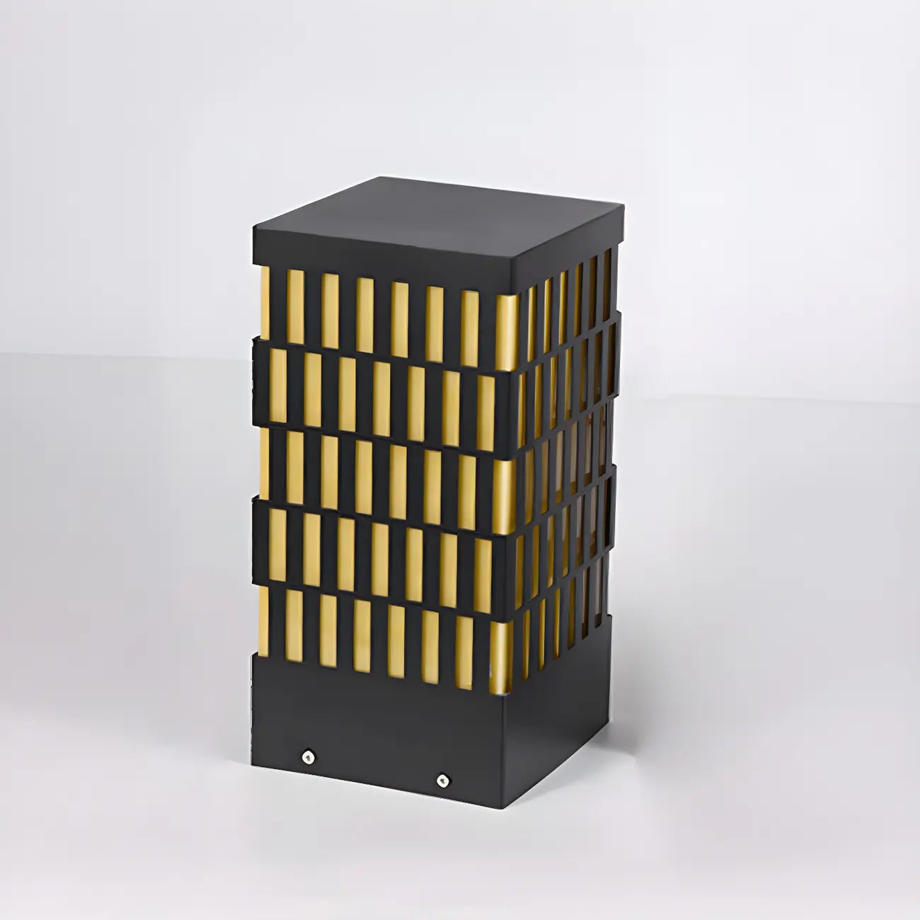 Culot de lampe rectangulaire à grille métallique noire et éclairage chaud