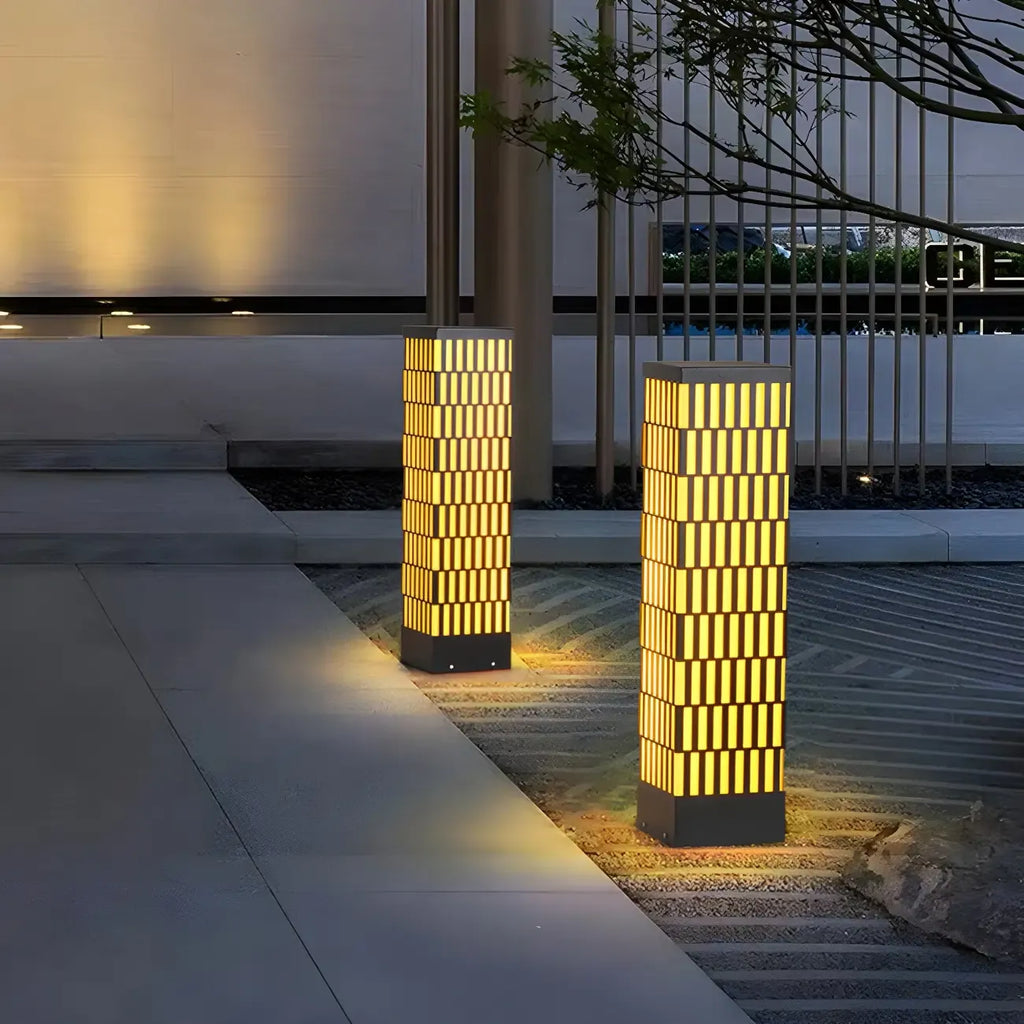 Culot de lampe rectangulaire à grille métallique noire et éclairage chaud