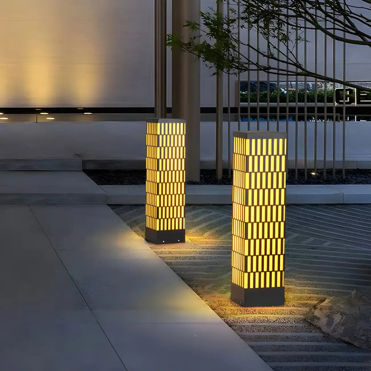 Culot de lampe rectangulaire à grille métallique noire et éclairage chaud