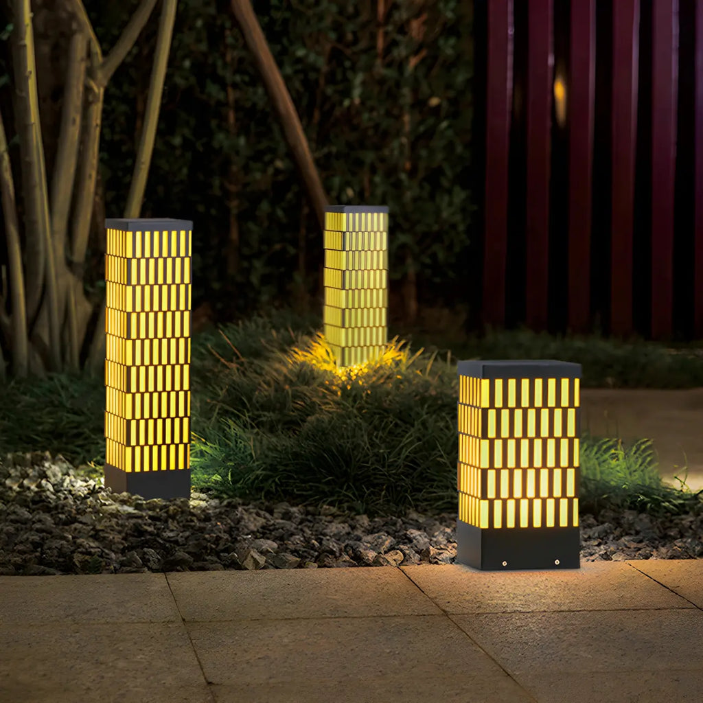 Culot de lampe rectangulaire à grille métallique noire et éclairage chaud