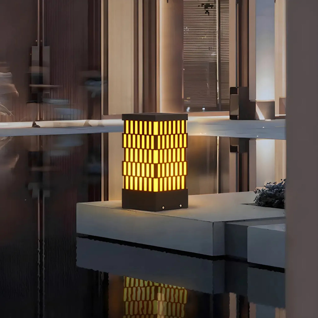 Culot de lampe rectangulaire à grille métallique noire et éclairage chaud