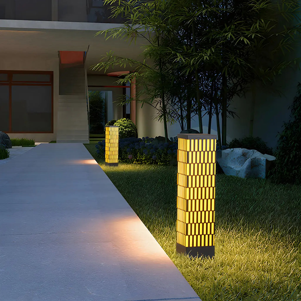 Culot de lampe rectangulaire à grille métallique noire et éclairage chaud