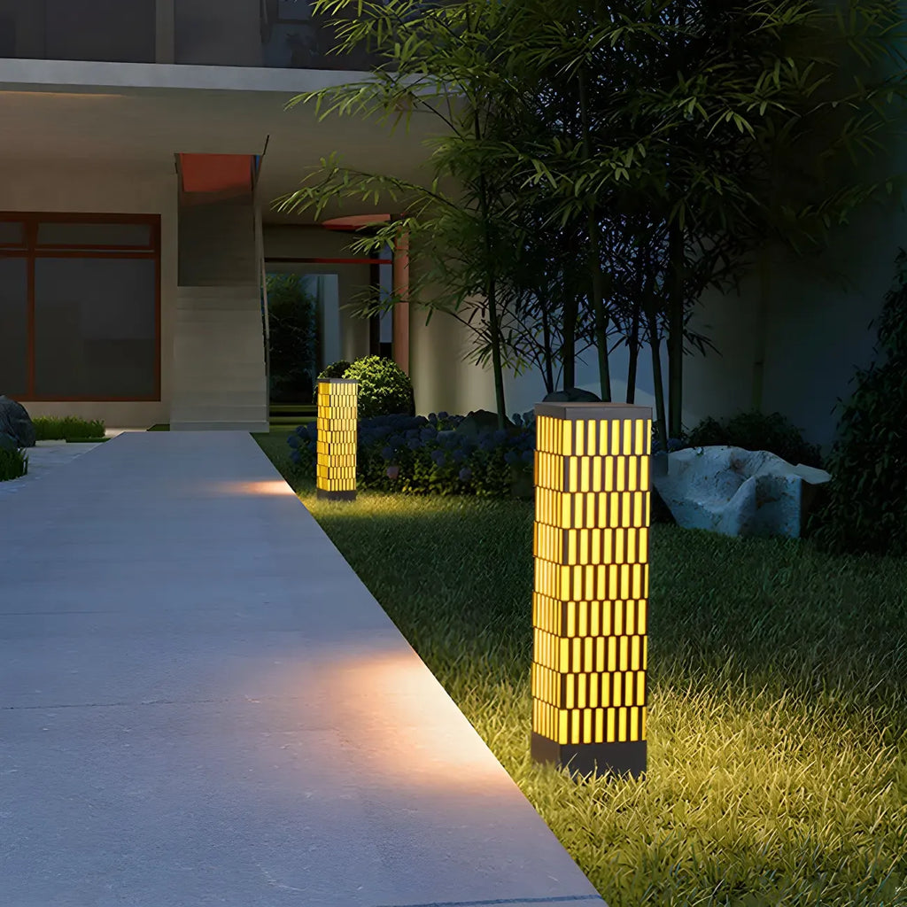 Culot de lampe rectangulaire à grille métallique noire et éclairage chaud