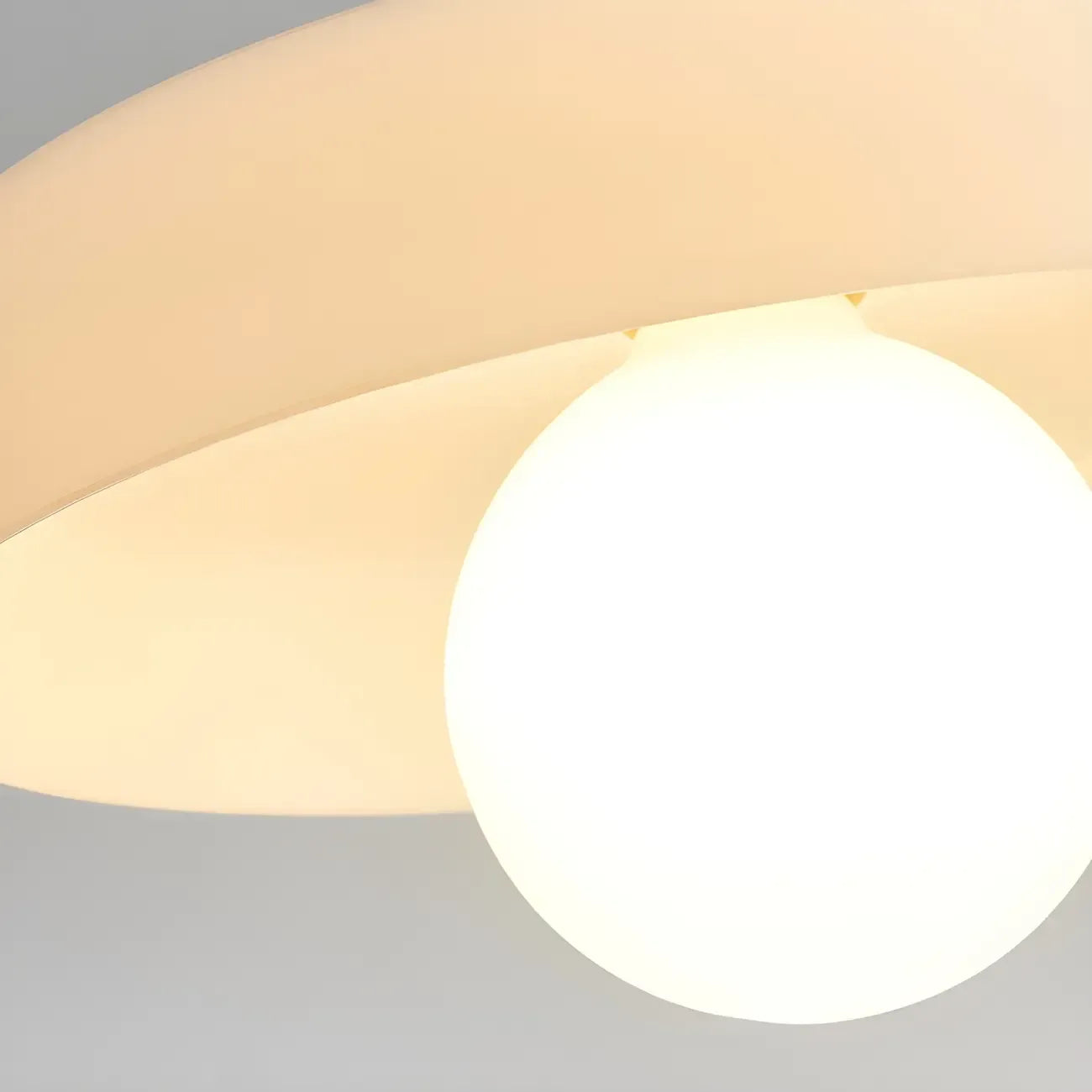 Suspension moderne avec abat-jour en verre coloré