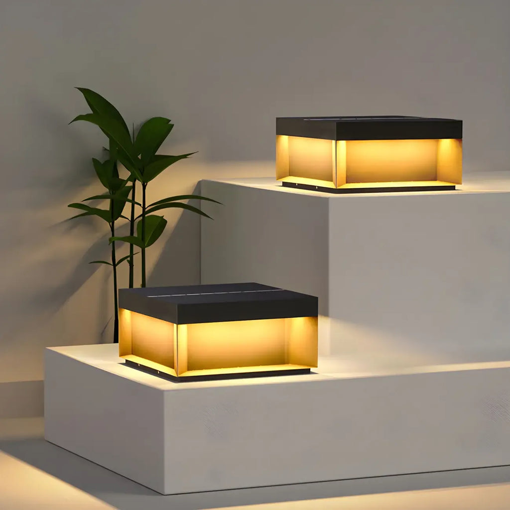 Lampes solaires carrées noires à lumière chaude pour poteaux extérieurs