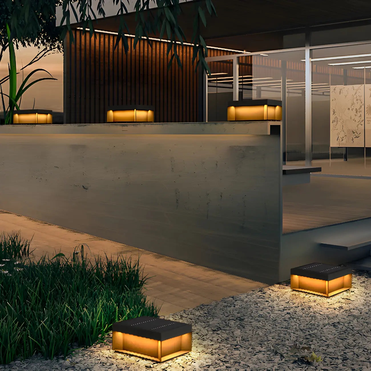 Lampes solaires carrées noires à lumière chaude pour poteaux extérieurs