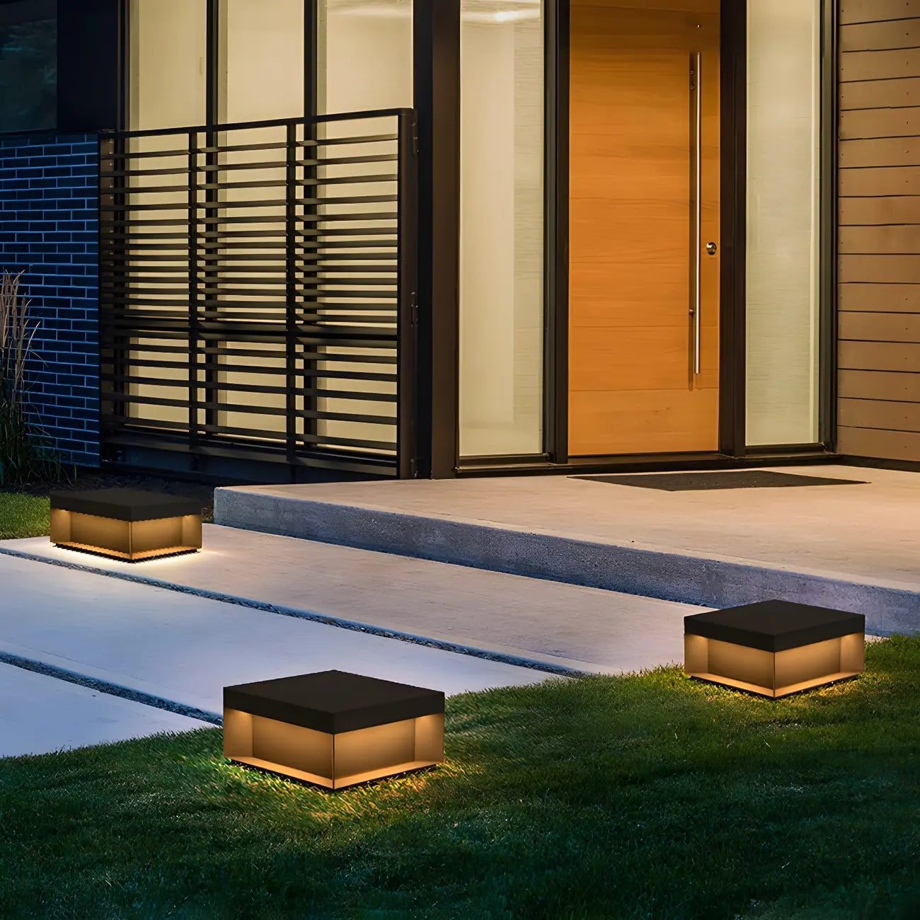 Lampes solaires carrées noires à lumière chaude pour poteaux extérieurs