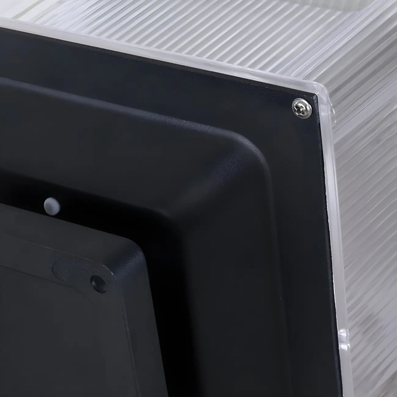 Lampadaires solaires d'extérieur modernes à abat-jour transparent géométrique.