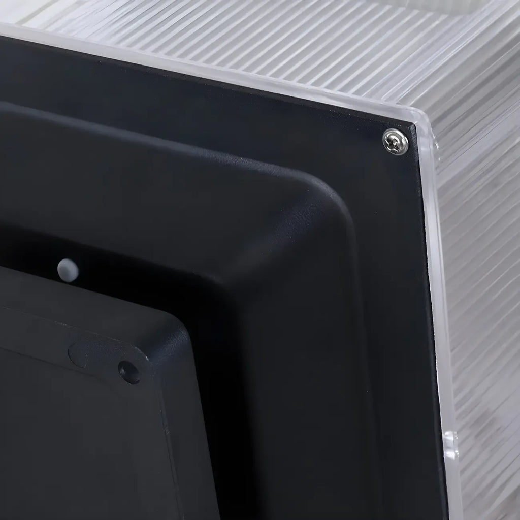 Lampadaires solaires d'extérieur modernes à abat-jour transparent géométrique.