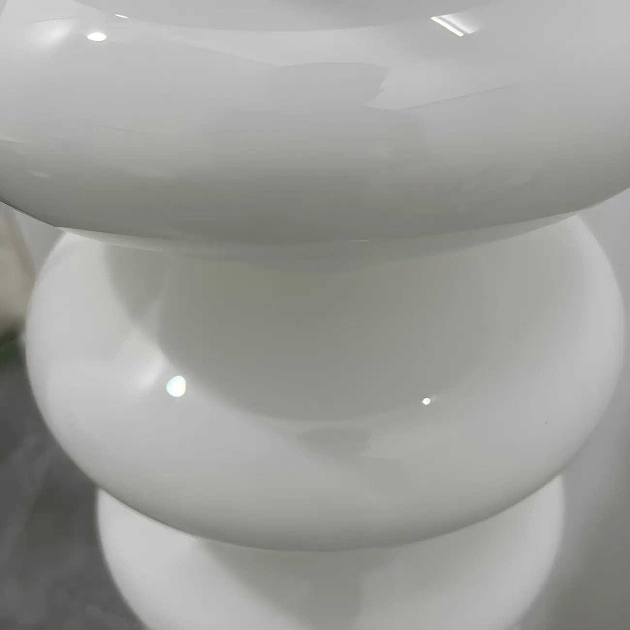 Lampadaire en verre et LED blanc sur pied pour la décoration du salon