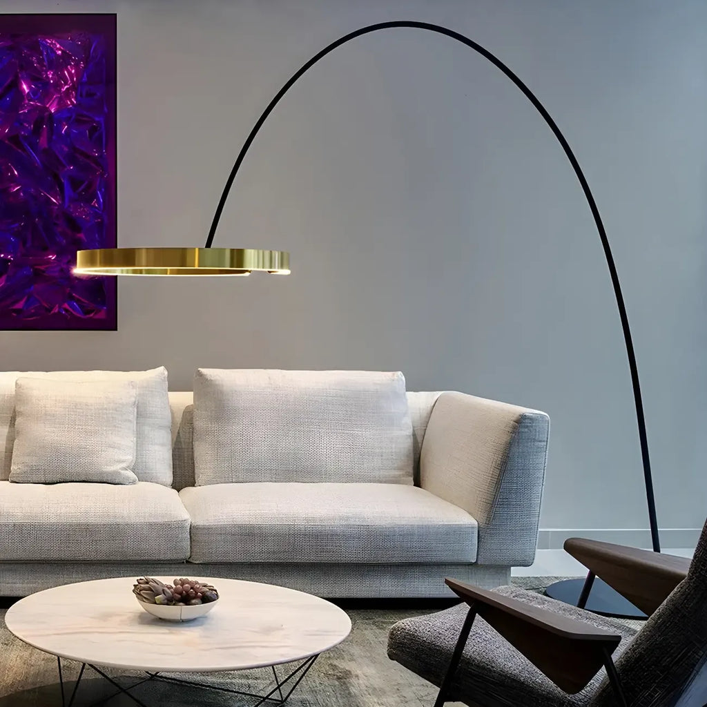 Lampadaire LED arqué doré avec anneau métallique et variateur,