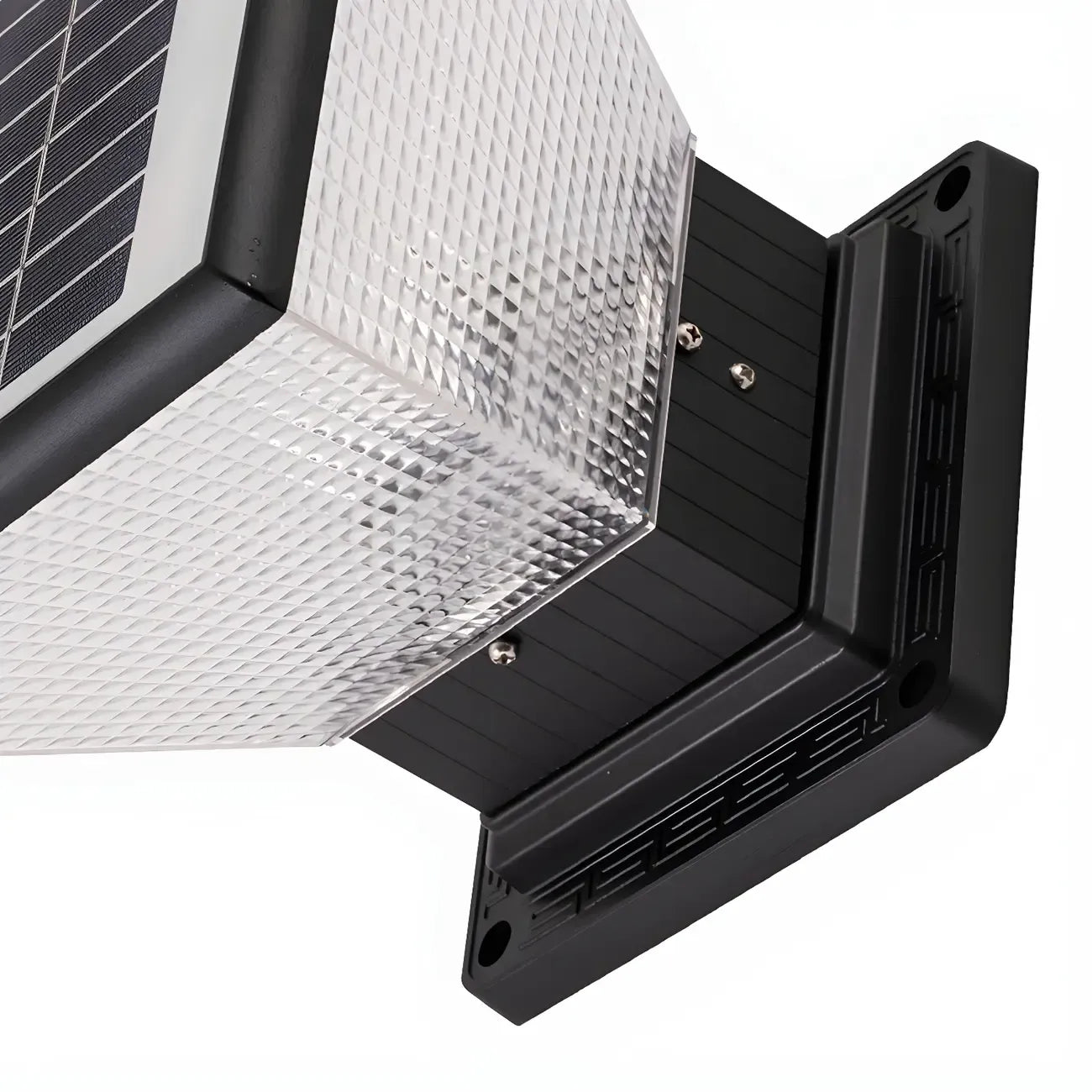 Lampadaires d'extérieur pyramidaux modernes à texture noire.