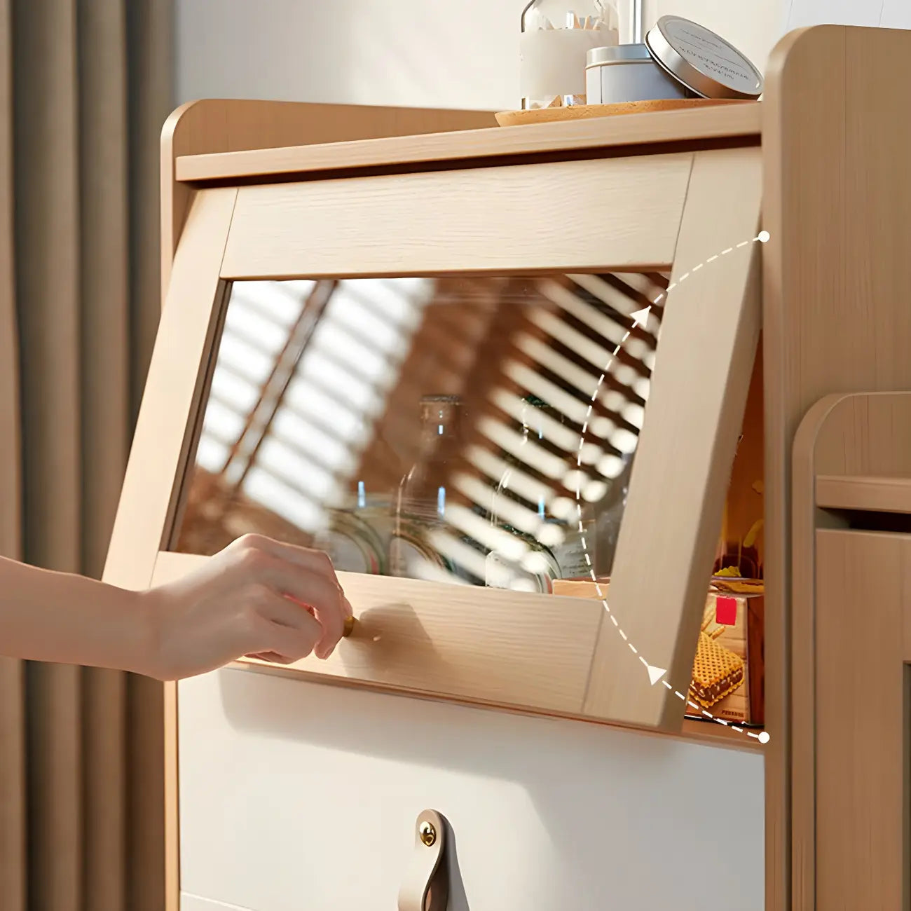 Commode en bois clair, finition naturelle durable et tiroirs en verre