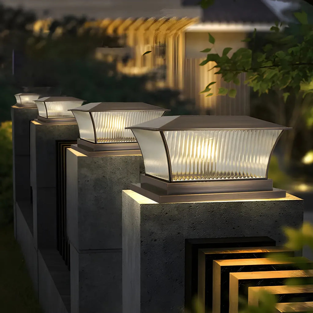 Lampadaires d'extérieur modernes à rayures géométriques brunes et solaires