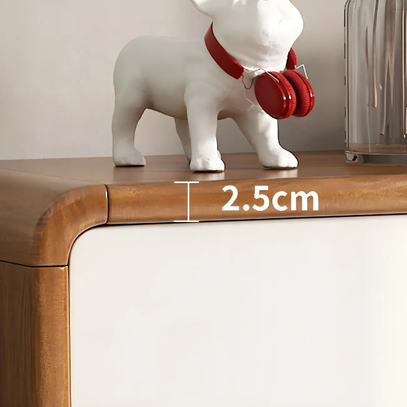 Commode double traditionnelle en bois blanc-brun à bord arqué