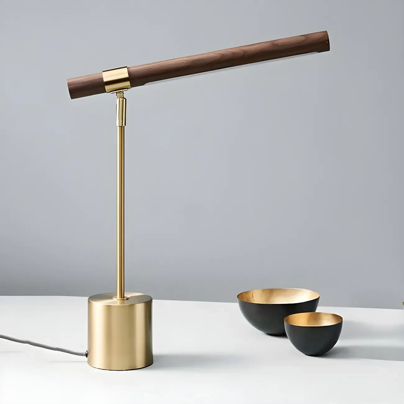 Lampe de chevet moderne linéaire dorée à LED en acrylique, à intensité variable