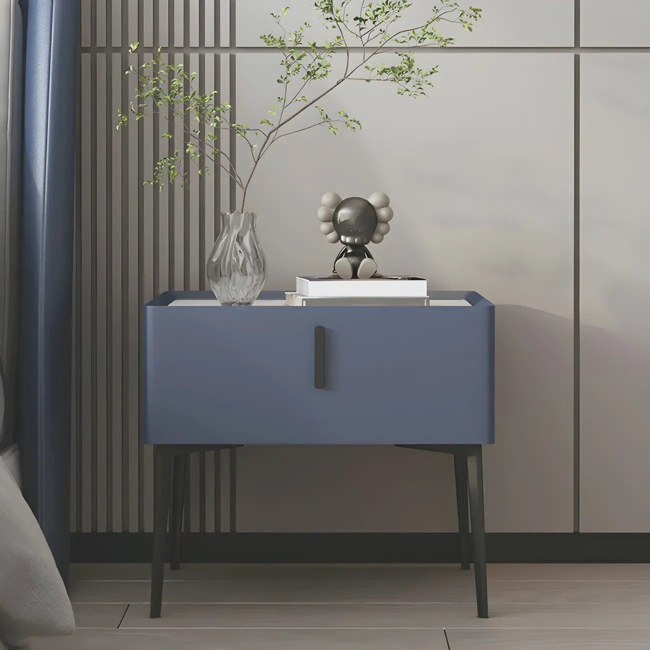 Table de chevet cubique étroite et tendance en bois avec pieds