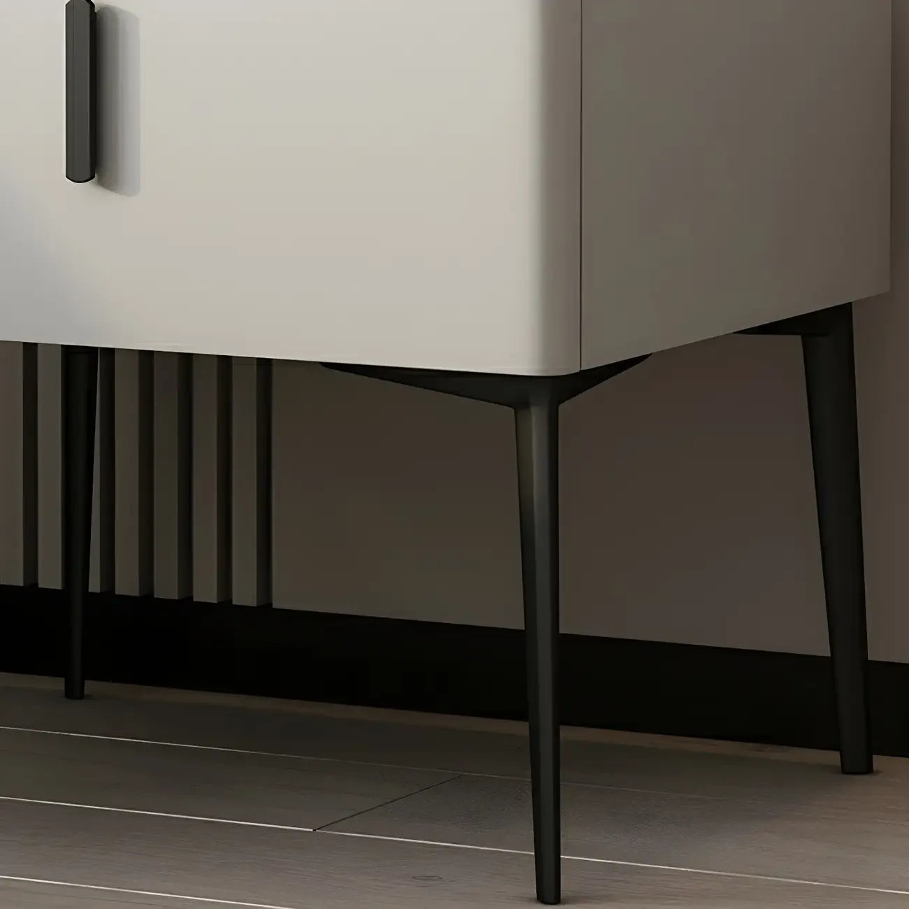 Table de chevet cubique étroite et tendance en bois avec pieds