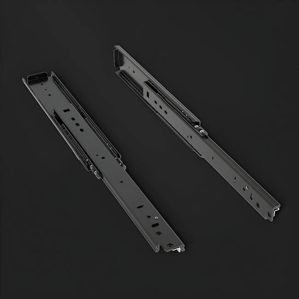 Table de chevet cubique étroite et tendance en bois avec pieds