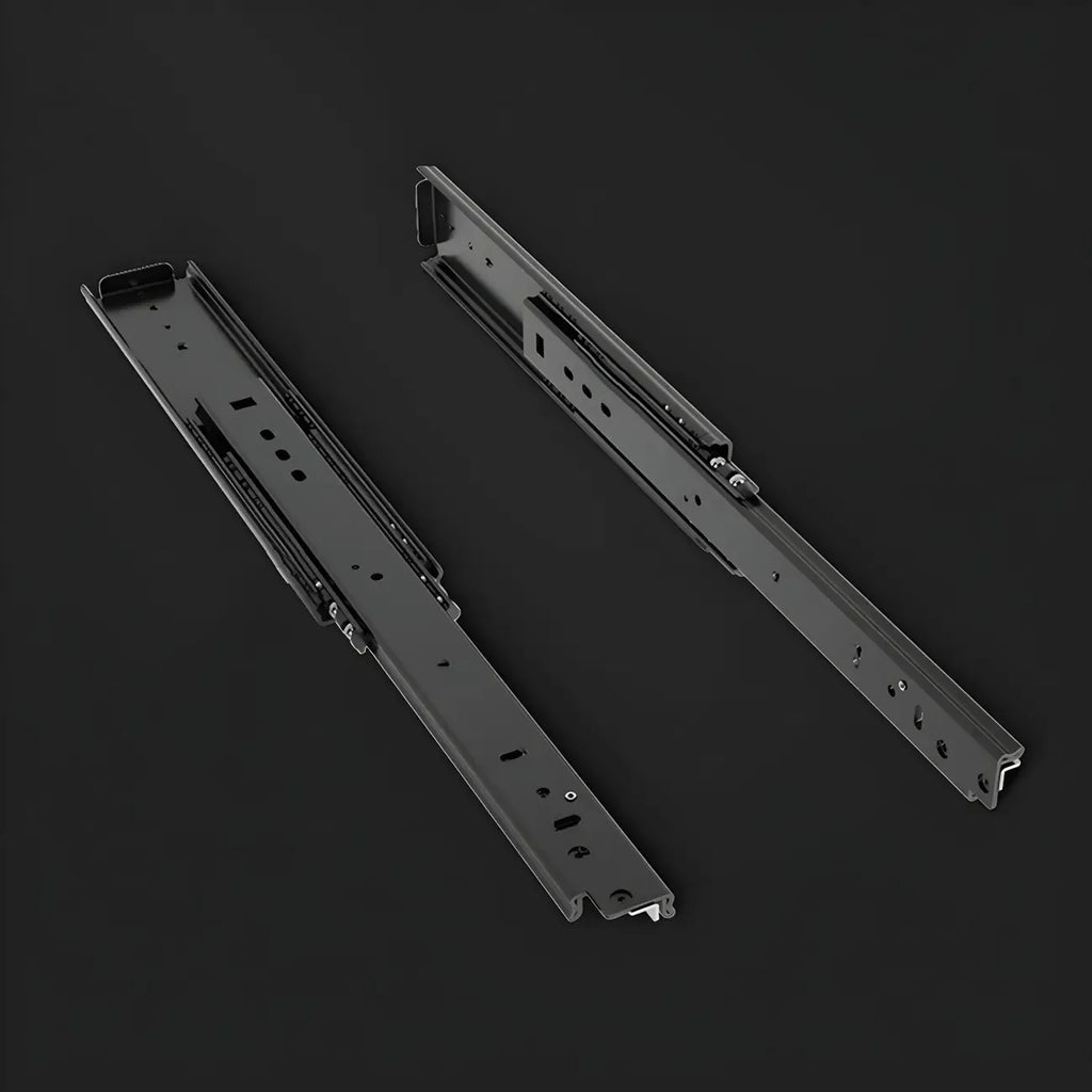 Table de chevet cubique étroite et tendance en bois avec pieds