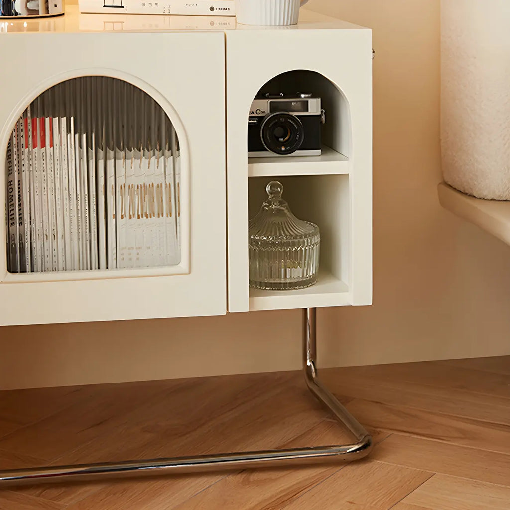 Table de chevet étroite cubique en bois noir avec base en acier