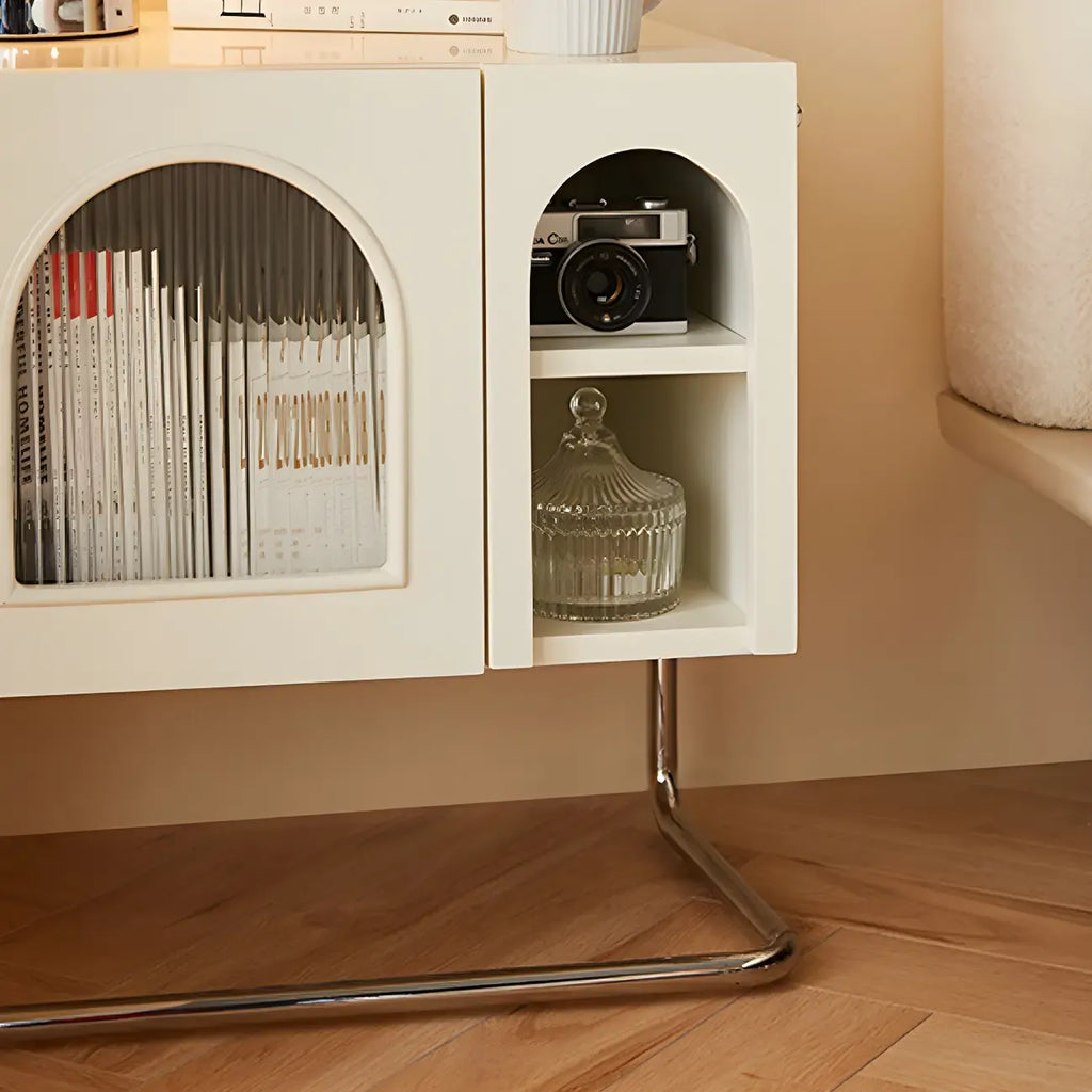 Table de chevet étroite cubique en bois noir avec base en acier