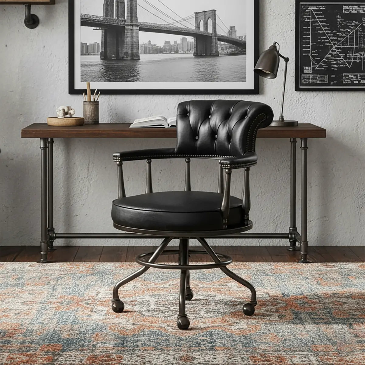 Fauteuil de bureau Chesterfield noir en cuir antique